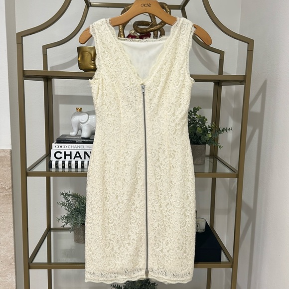 Ivory lace dress - Picture 6 of 10